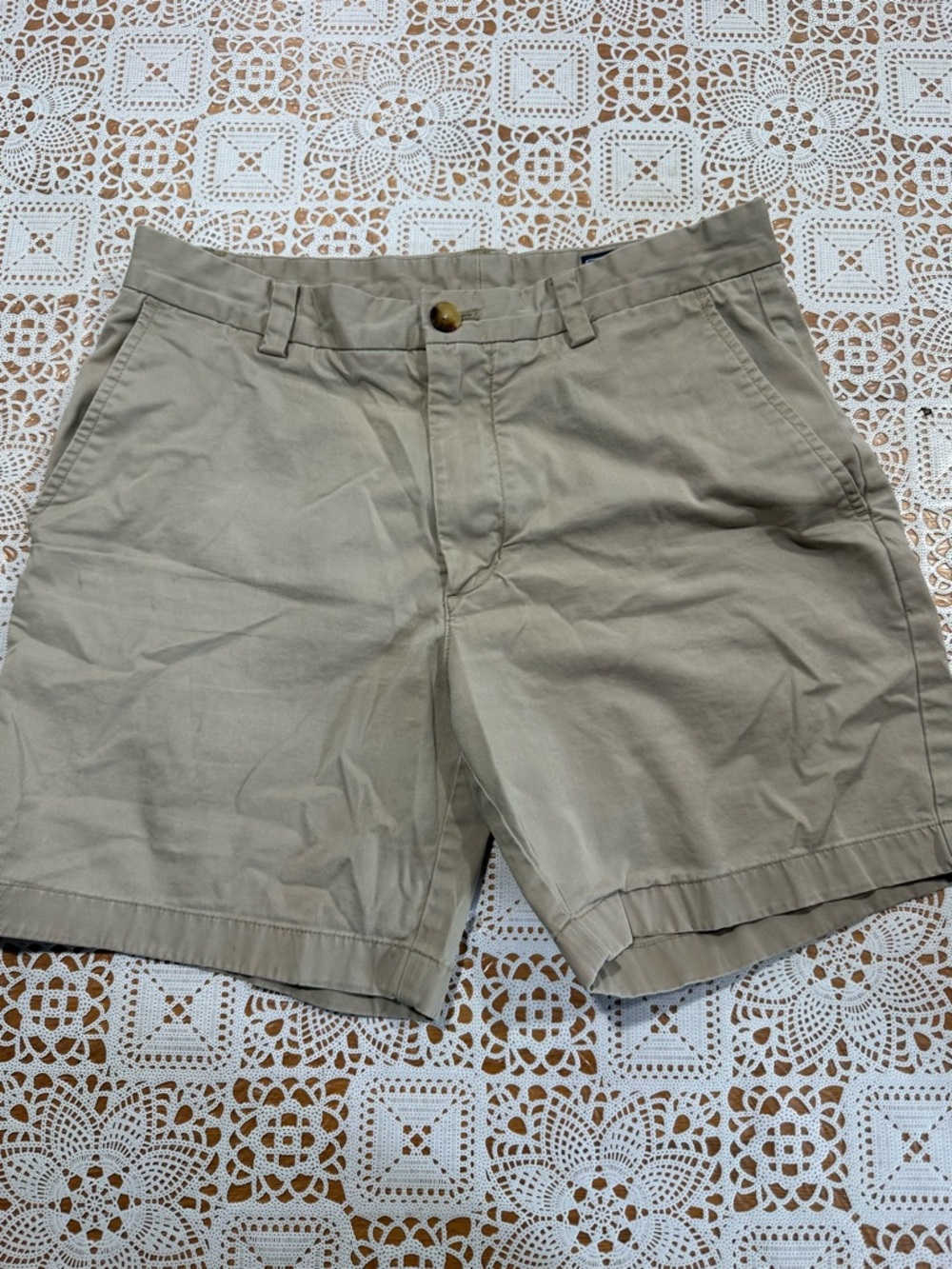 Vineyard Vines Men’s Tan Flat-Front Shorts